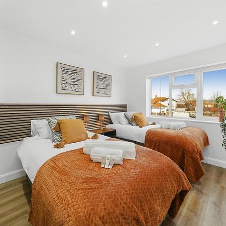 Modern Bungalow In Maidstone Sleeps 5 With Free Parking Extérieur photo