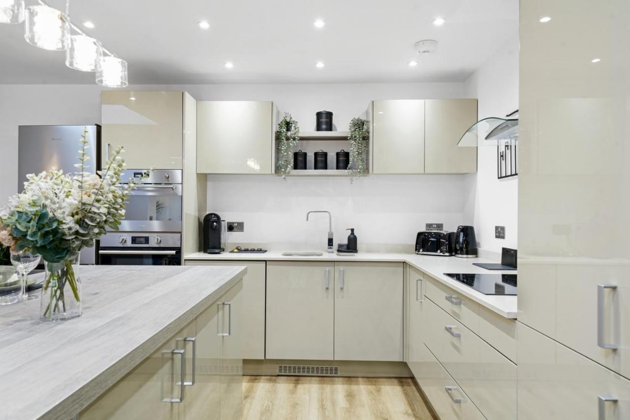 Modern Bungalow In Maidstone Sleeps 5 With Free Parking Extérieur photo