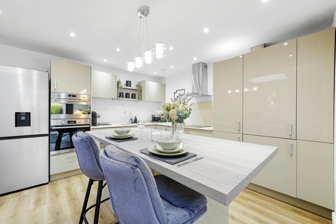 Modern Bungalow In Maidstone Sleeps 5 With Free Parking Extérieur photo