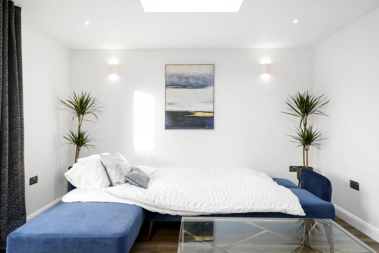 Modern Bungalow In Maidstone Sleeps 5 With Free Parking Extérieur photo