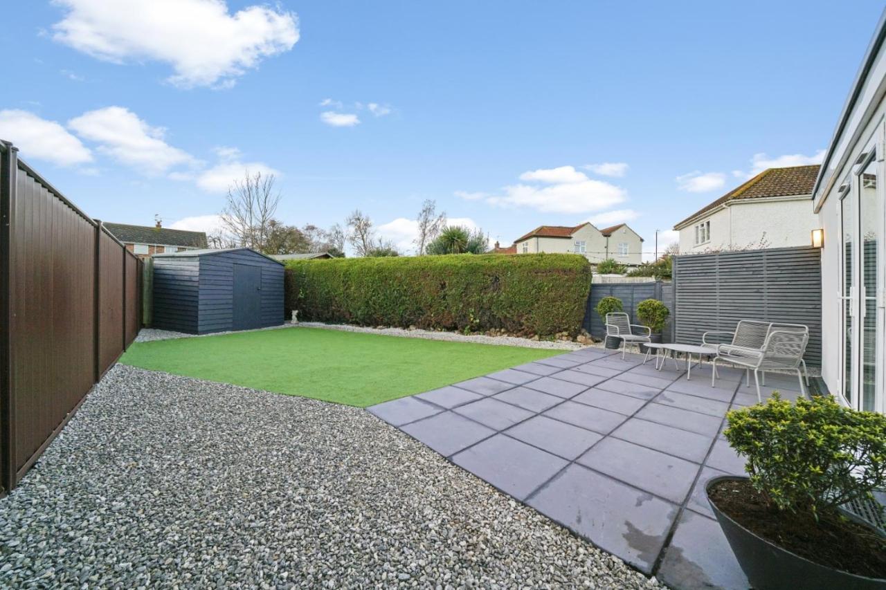 Modern Bungalow In Maidstone Sleeps 5 With Free Parking Extérieur photo