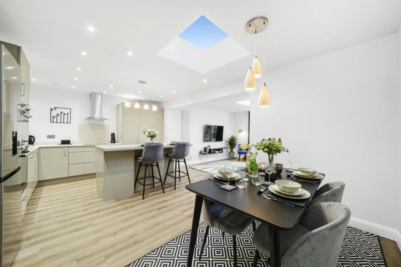 Modern Bungalow In Maidstone Sleeps 5 With Free Parking Extérieur photo
