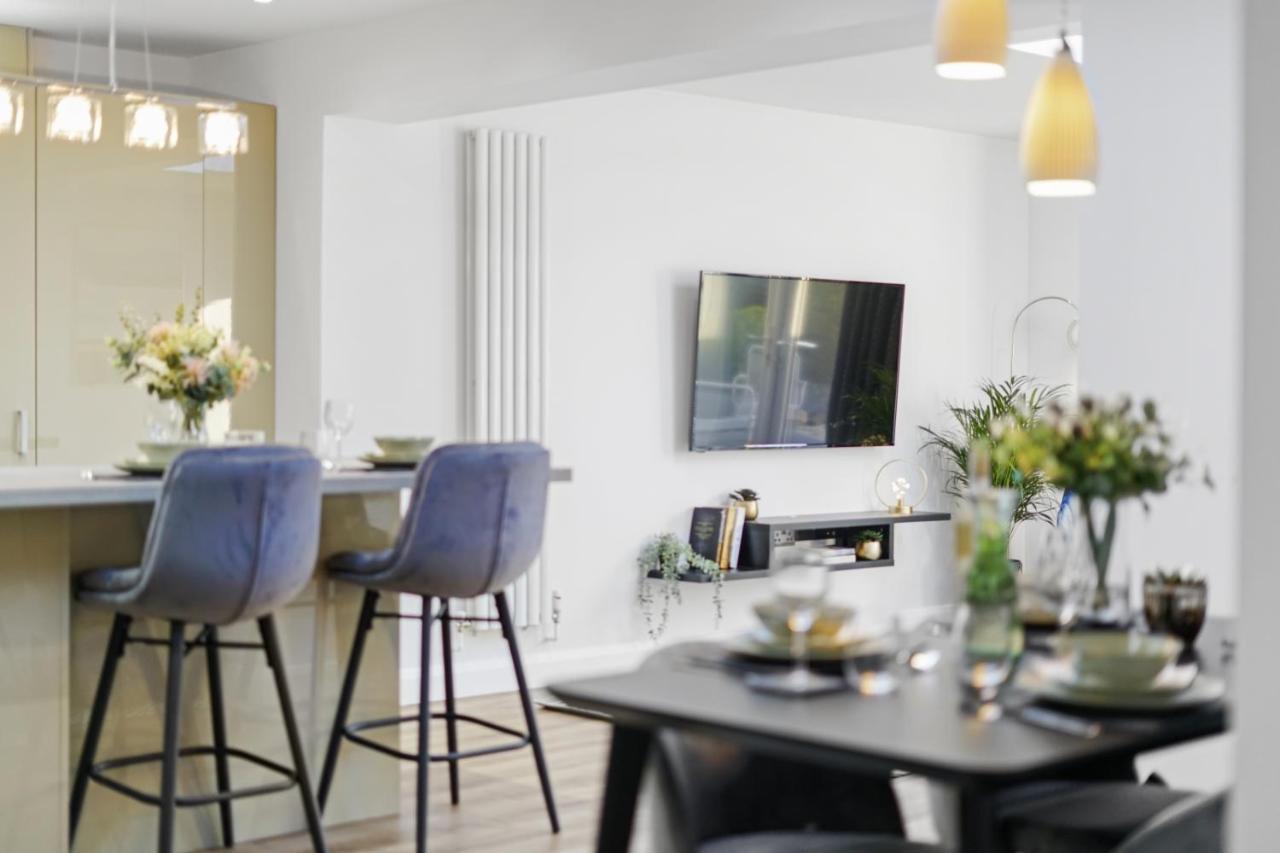 Modern Bungalow In Maidstone Sleeps 5 With Free Parking Extérieur photo
