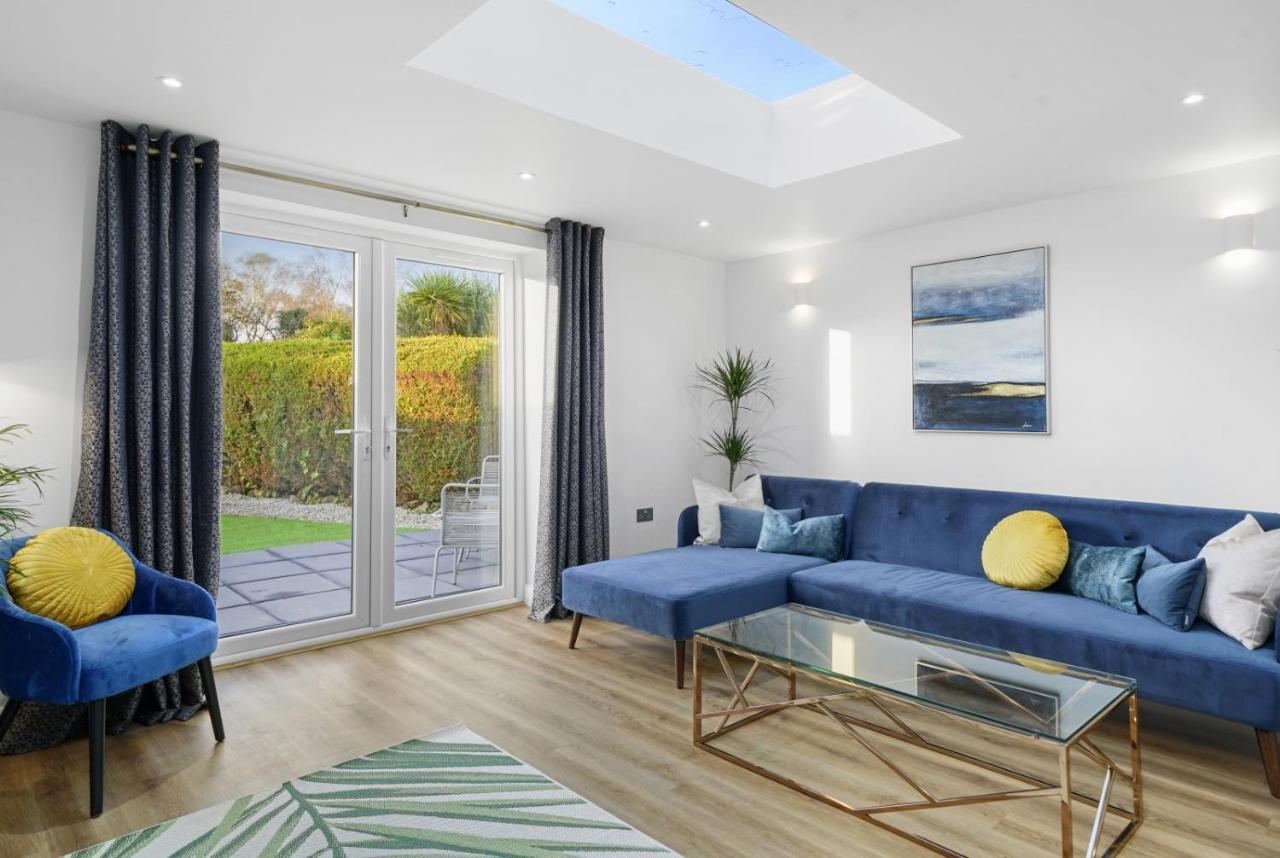 Modern Bungalow In Maidstone Sleeps 5 With Free Parking Extérieur photo